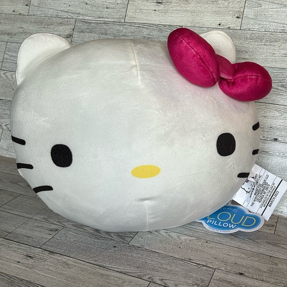 Hello Kitty Pillow - Picture 3 of 8